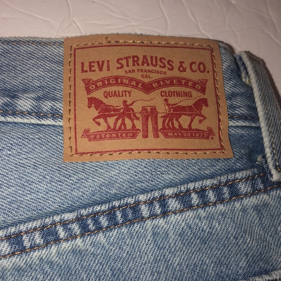 Levi's Women's Icon Skirt - Button Fly and Raw Hem - Picture 12 of 13